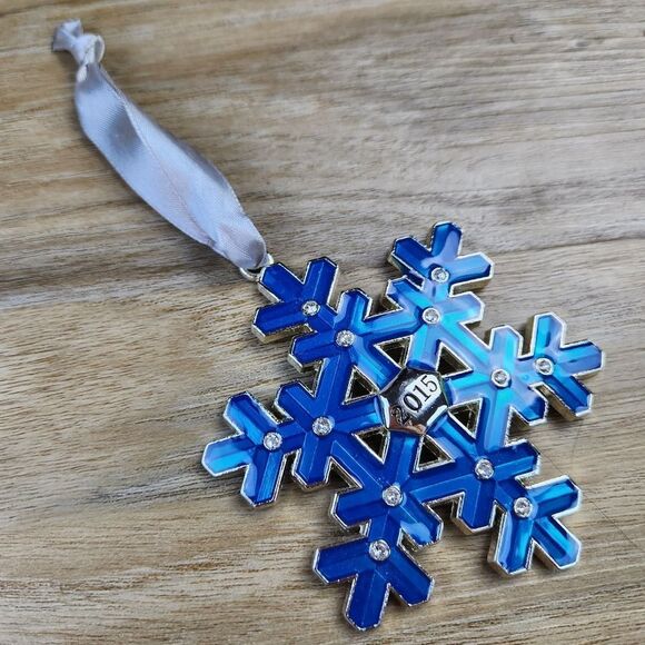 💜Harvey Lewis 2015 Blue Snowflake w/Swarovski Crystal Embellishments - Picture 1 of 5